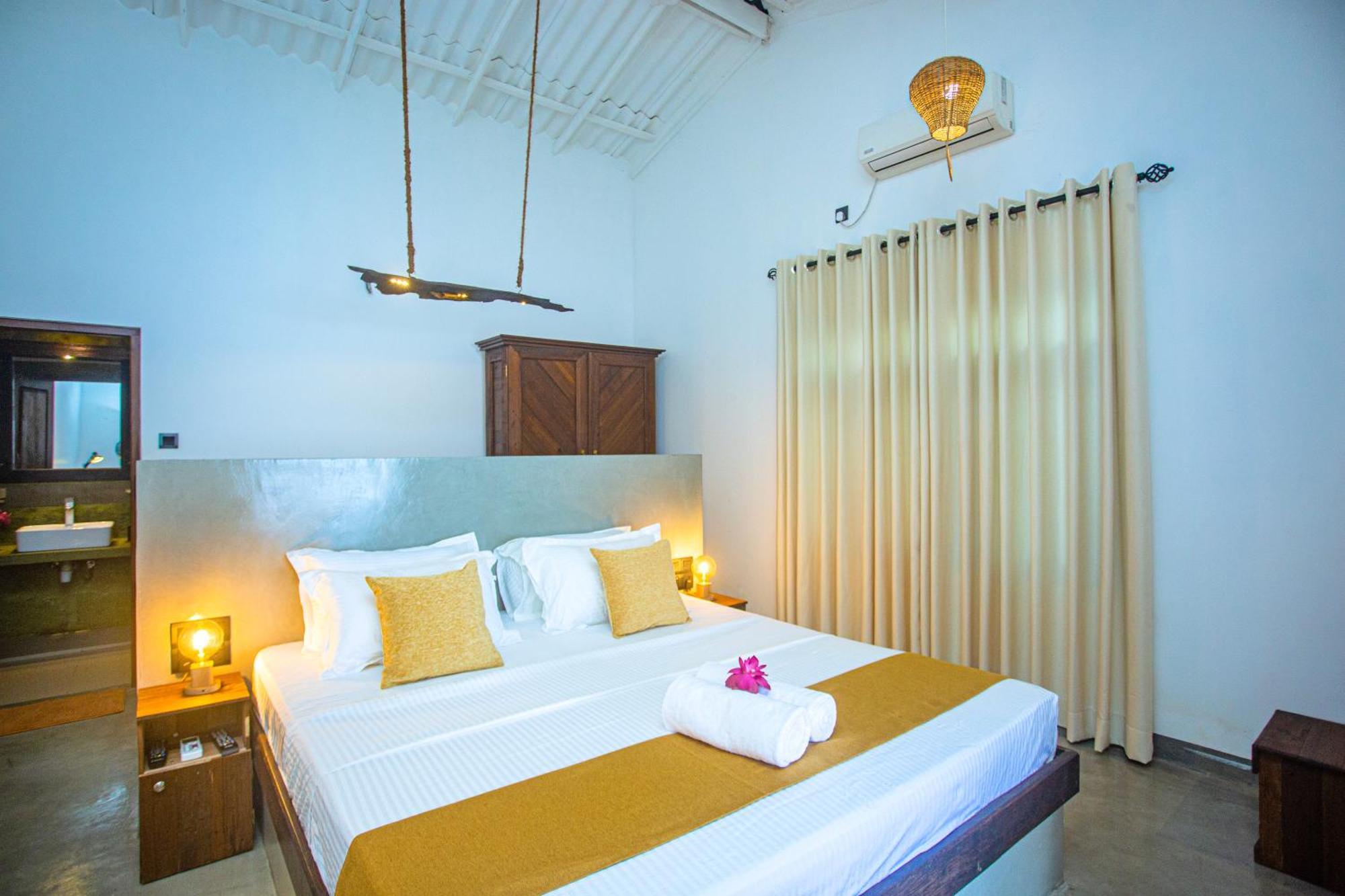 Aki Luna Lagoon Resort Hikkaduwa Exteriör bild