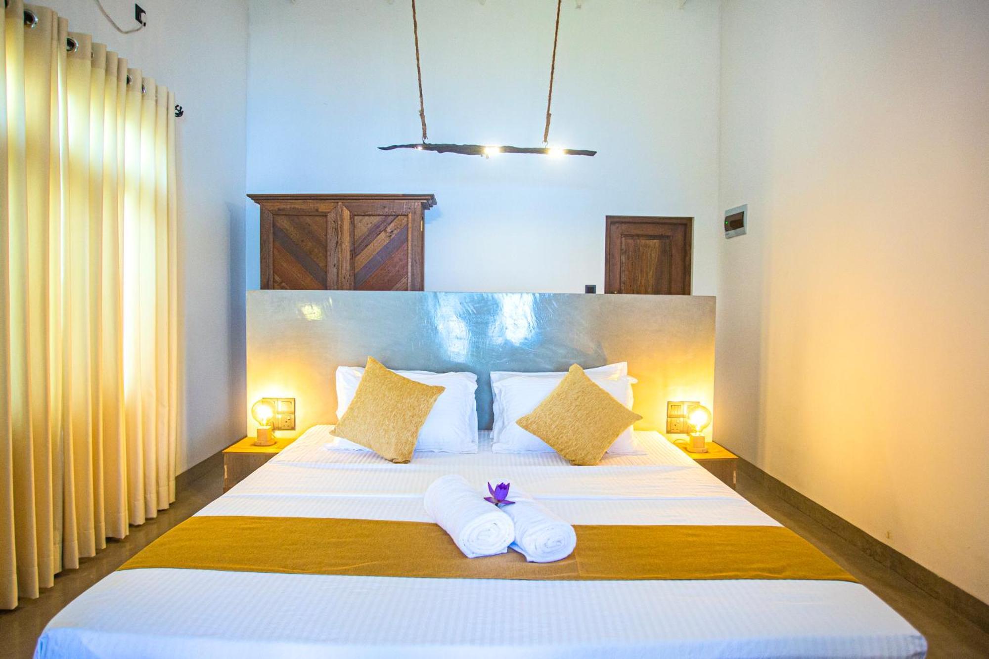 Aki Luna Lagoon Resort Hikkaduwa Exteriör bild