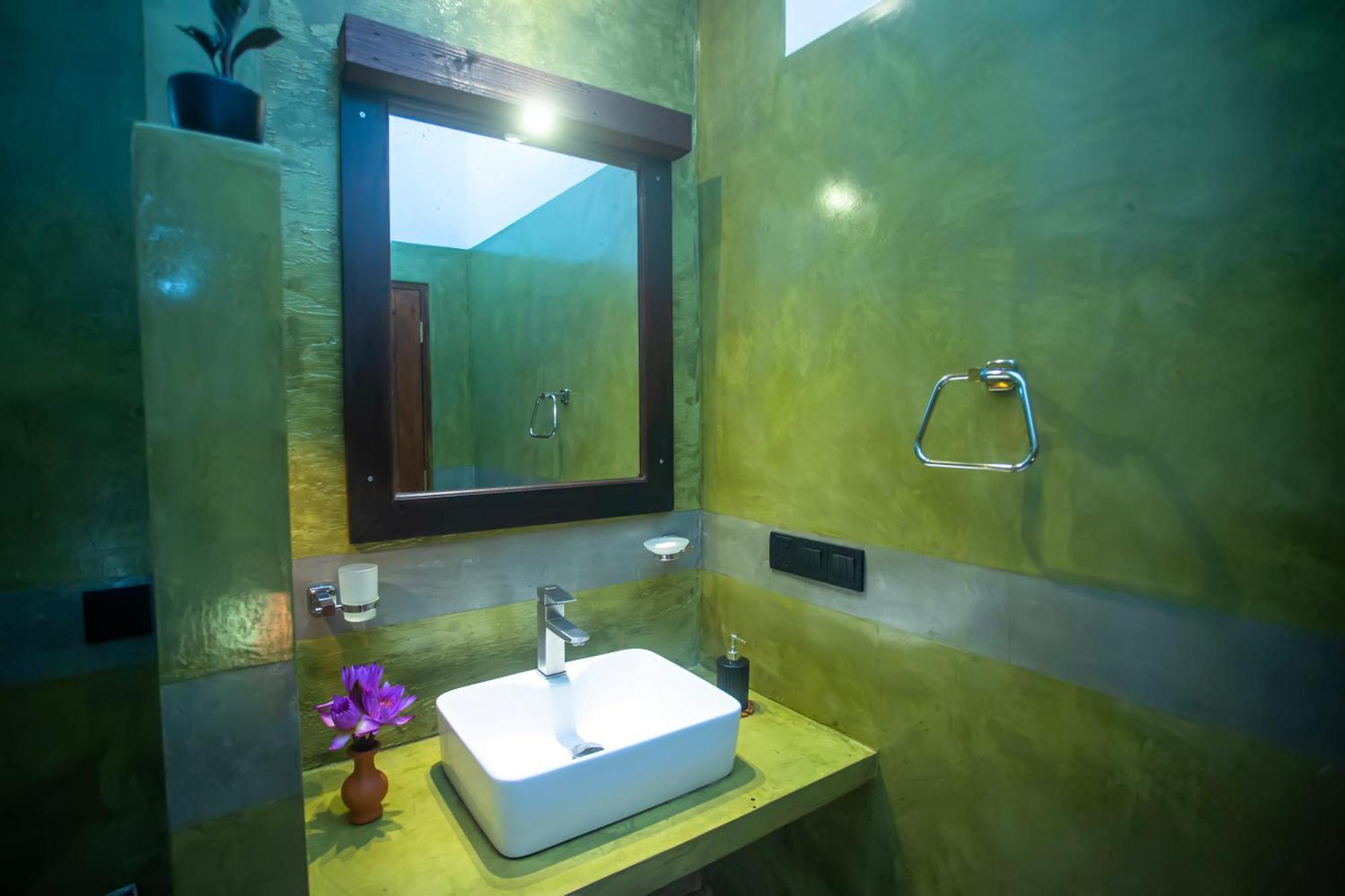 Aki Luna Lagoon Resort Hikkaduwa Exteriör bild