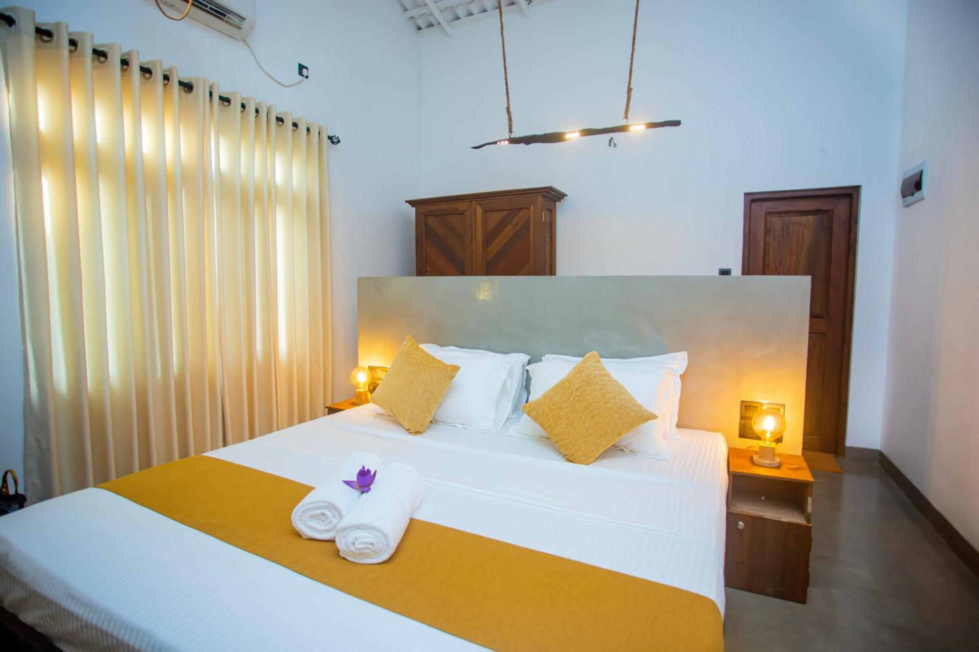 Aki Luna Lagoon Resort Hikkaduwa Exteriör bild