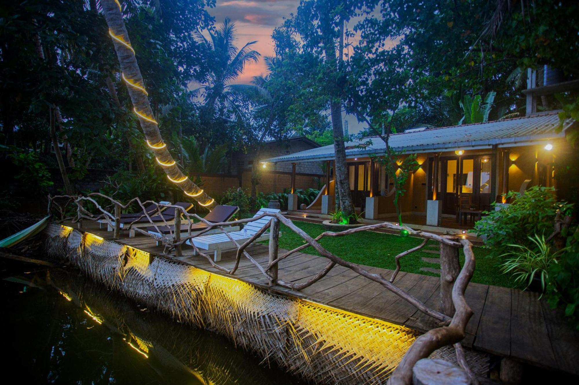 Aki Luna Lagoon Resort Hikkaduwa Exteriör bild