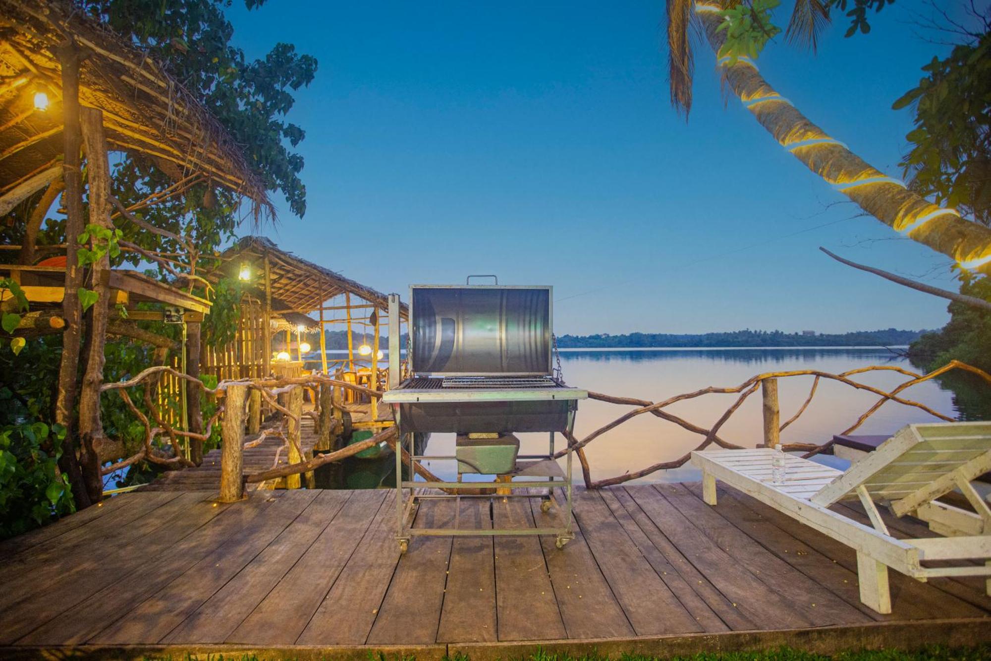 Aki Luna Lagoon Resort Hikkaduwa Exteriör bild